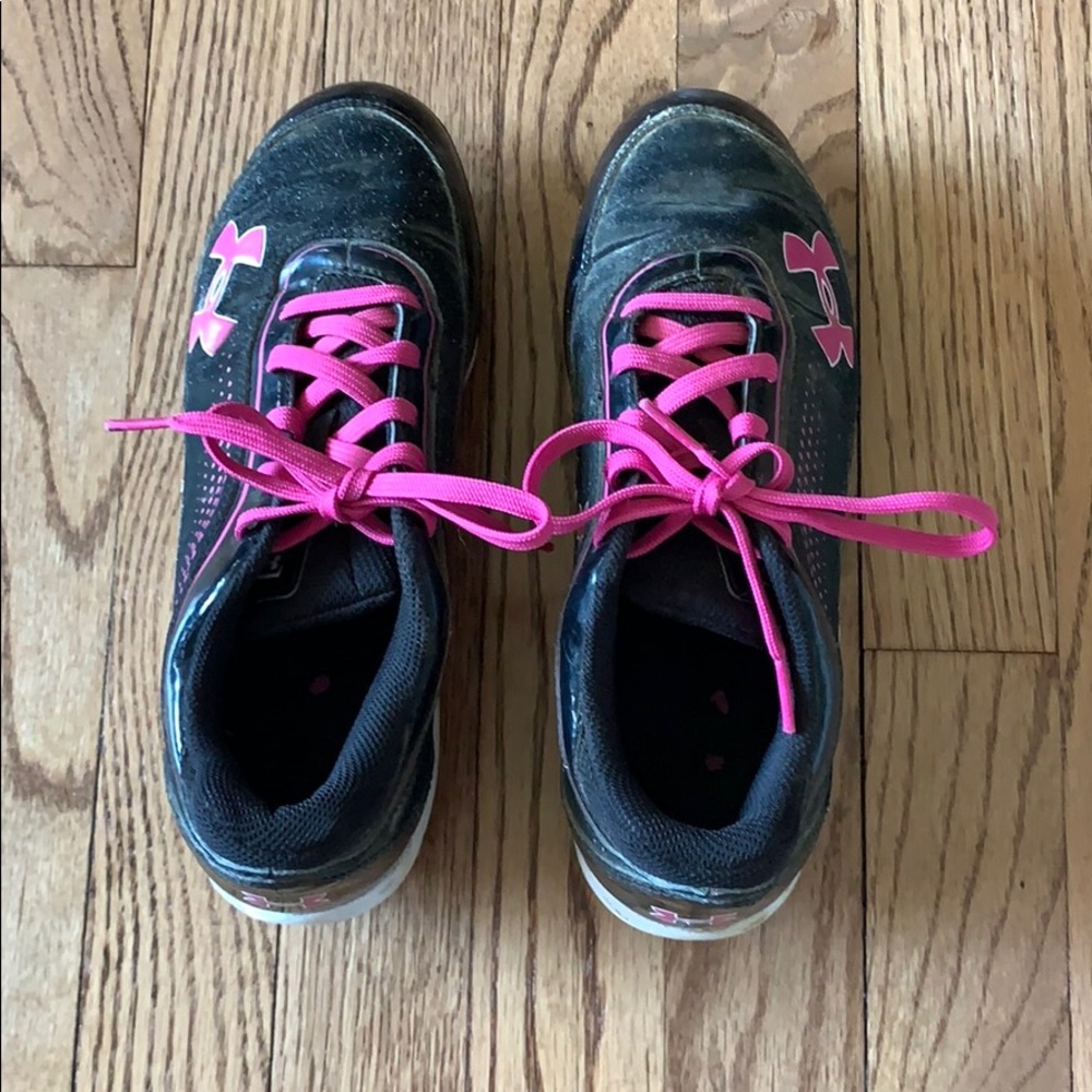 Girls softball cleats